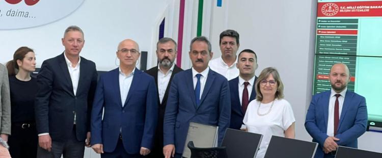 ANKARADA LGS HEYECANI; BAKAN ÖZER DE KOORDİNASYON MERKEZİNDE