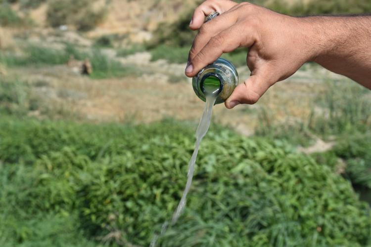 ÇAMUR VE YAĞ AKIYOR