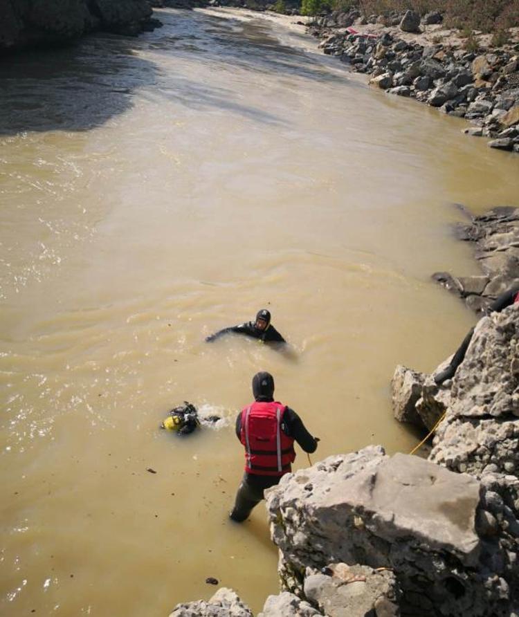 YAĞMUR NEDENİYLE DURDU