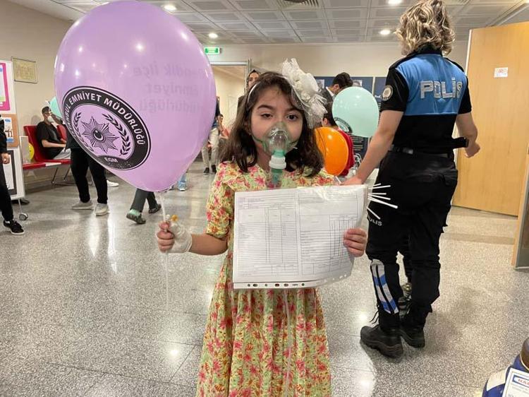 MATEMATİĞİ ÇOK SEVİYOR, DOKTOR OLMAK İSTİYOR