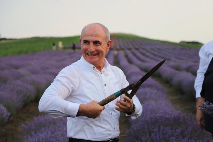 KAYNAK: ÇOK MUTLUYUM