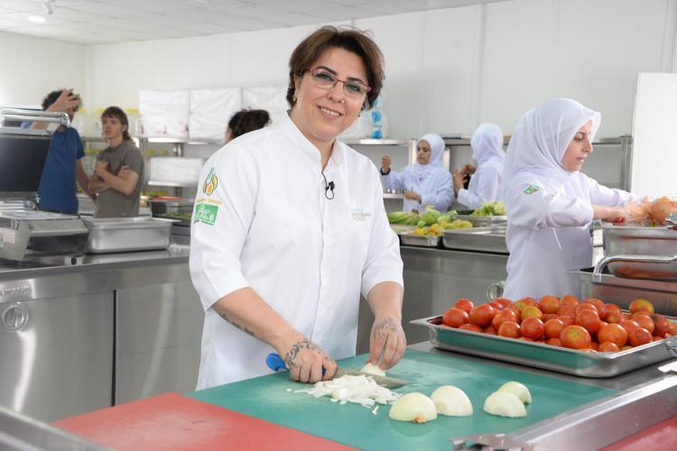 ASLINDA AĞAÇLAR EN SON YANIYOR