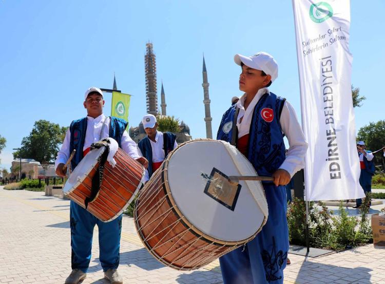 2 BİN 500 PEHLİVAN BEKLİYORUZ