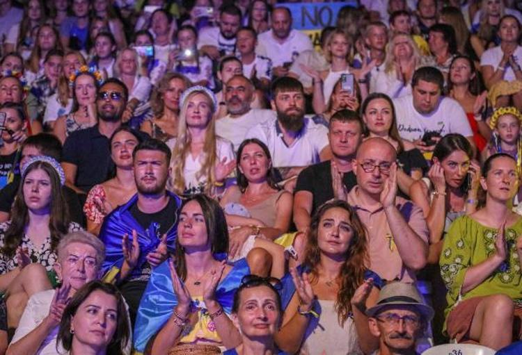 KONSOLOS RUSTAMOV: JAMALA’YA TÜRKİYE’DE VE UKRAYNA’DA SAYGI DUYUYORLAR