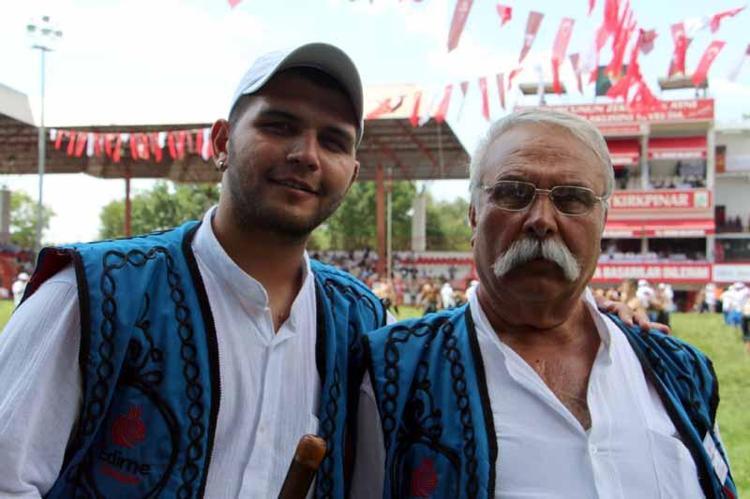 BU AŞK ANLATILMAZ, YAŞANIR