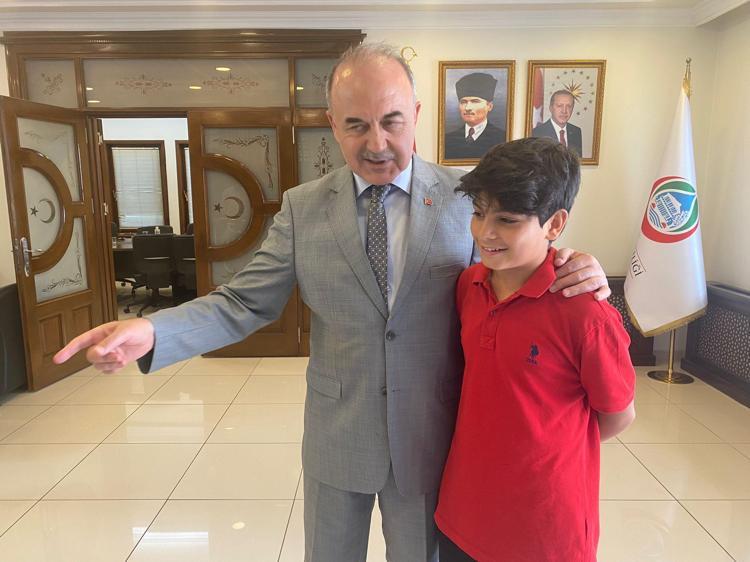 ‘İYİ Kİ VARSIN ALPEREN’