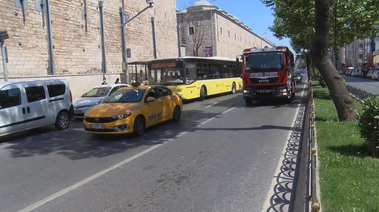 ARAÇLARIN KONUM BİLGİSİ YOL KENARI ÜNİTESİNE İLETİLİYOR