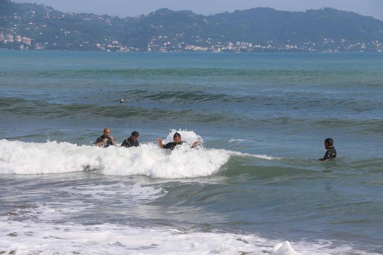 YÜZME BİLMEDİĞİ ORTAYA ÇIKTI