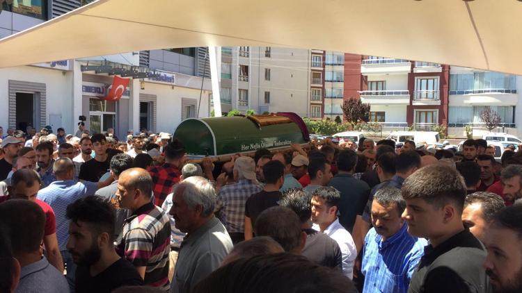 KARANLIKTA ARKADAŞLA YÜRÜMEK, IŞIKTA YALNIZ YÜRÜMEKTEN İYİDİR