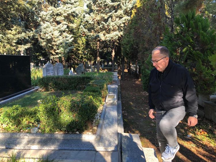 MEZARDAN ÖRNEKLER ALINDI