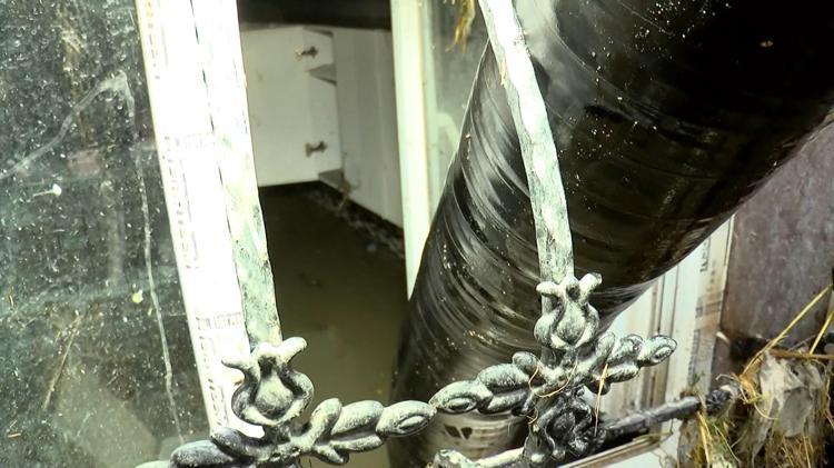 HERŞEYİMİZ MAHVOLDU