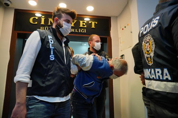 AYNI YERE CESETLERİ GÖMMÜŞLER