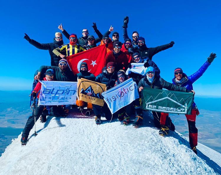 BUZUL PLATOSUNDA BULUŞTULAR