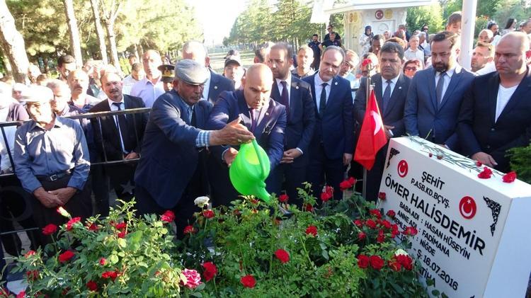 ŞEHİT HALİSDEMİRİN KABRİ BAŞINDA ANMA PROGRAMI