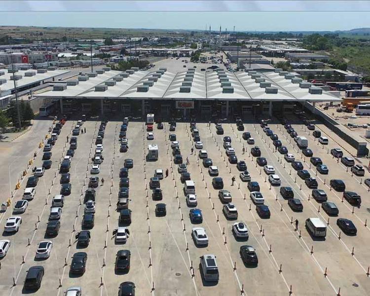 BULGARİSTAN GİRİŞİNDE 6 SAAT BEKLEDİK