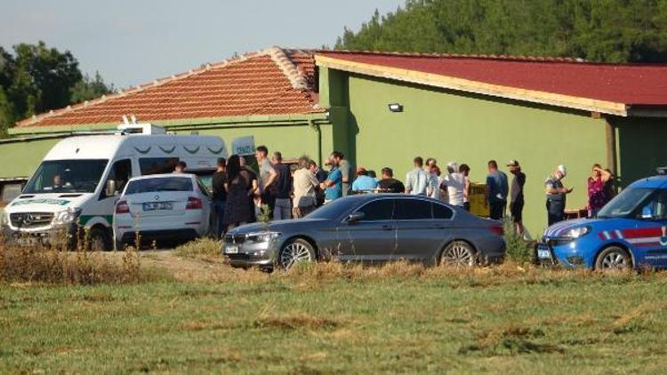 ÇİFTLİK EVİ ÇEVRESİNDE KEŞİF YAPMIŞ