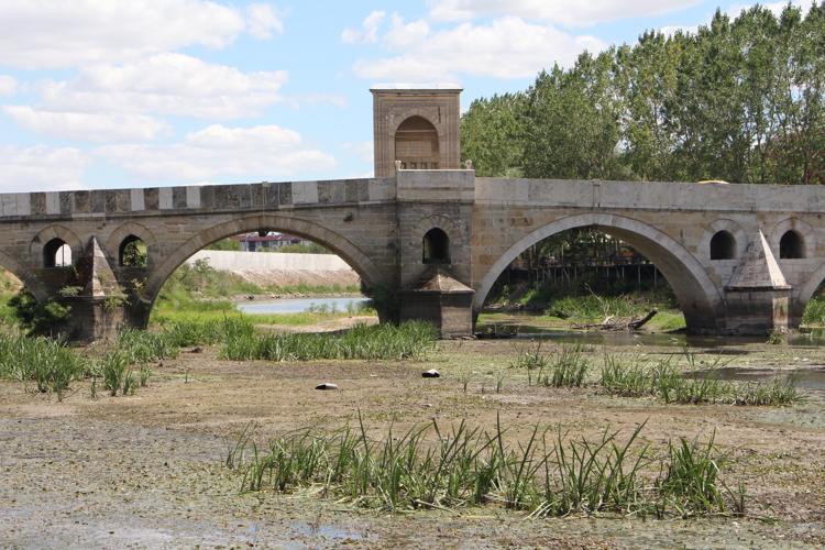 TUNCA NEHRİ KORKUTMAYA BAŞLADI