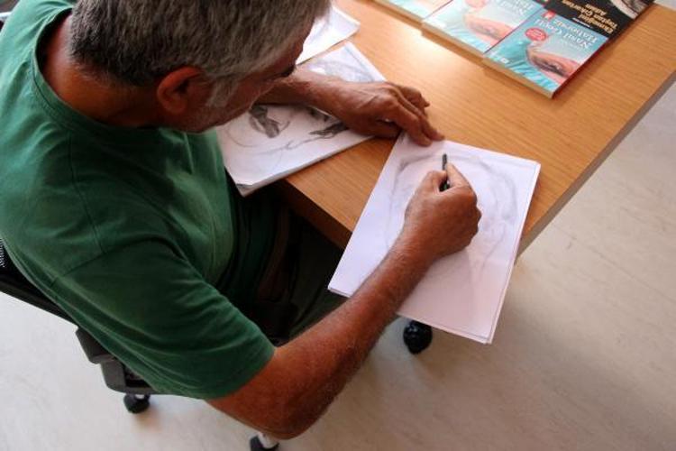 İKİ KİTAP YAZDI, 3ÜNCÜSÜ YOLDA