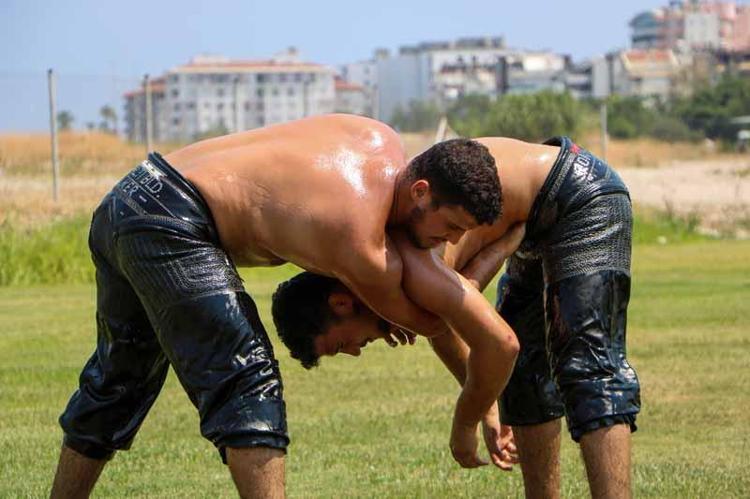 RAKİPLERİMİZ BİZİ KARIŞTIRIYOR