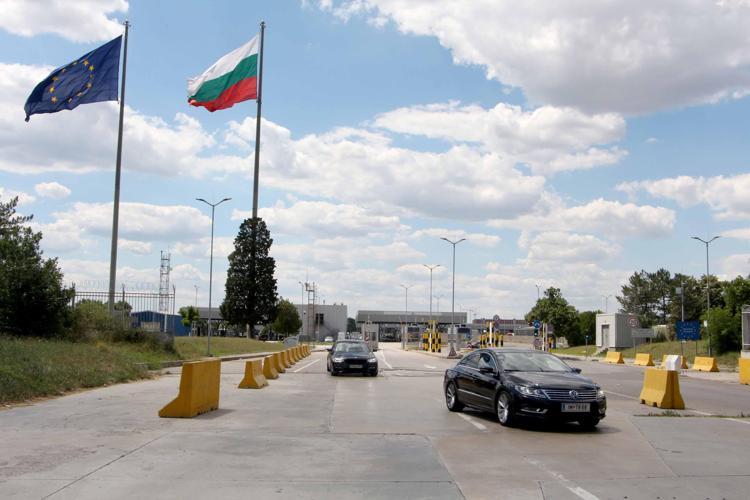 TÜRKİYEYE DAHA KOLAY GELECEKLER