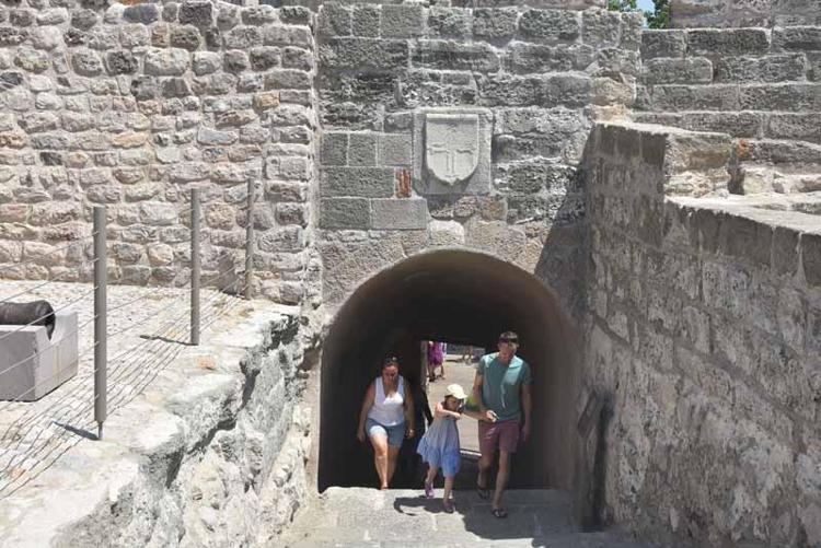 MÜZE AKŞAM DA AÇIK OLUNCA İLGİ ARTTI