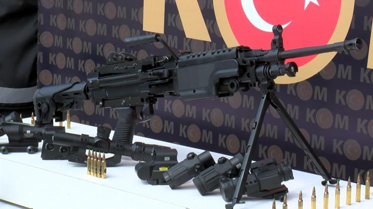 ÇAKARLI ARAÇ VE SAHTE MECLİS KARTI