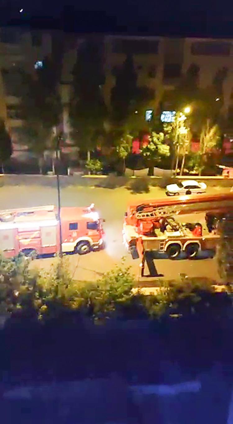 KOMŞULARI BALKONDAN HORTUMLA SU TUTTU