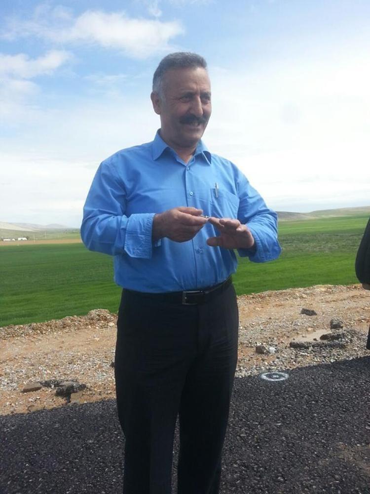 KAFASINDA GÖÇÜK VARDI