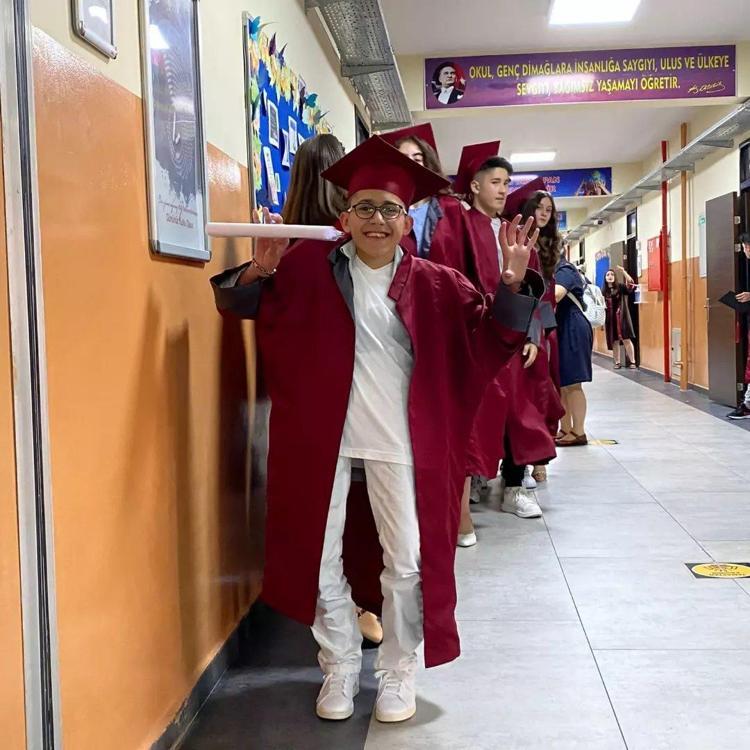 BİR SÜRÜ ENGEL VARDI ANCAK ÜSTESİNDEN GELDİM