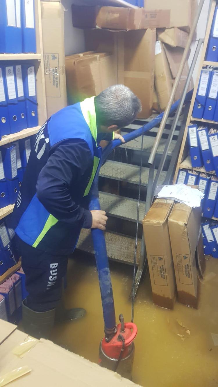 MUDANYADA METREKAREYE 20 KİLO YAĞIŞ DÜŞTÜ