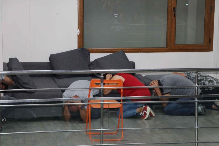 SESİMİ DUYAN VAR MI