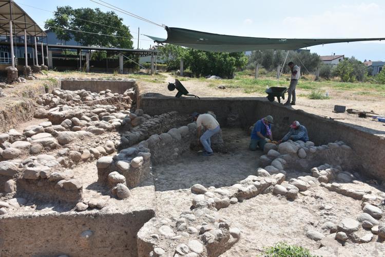 BATI, MERMERİ ÇOK İYİ KULLANIYOR