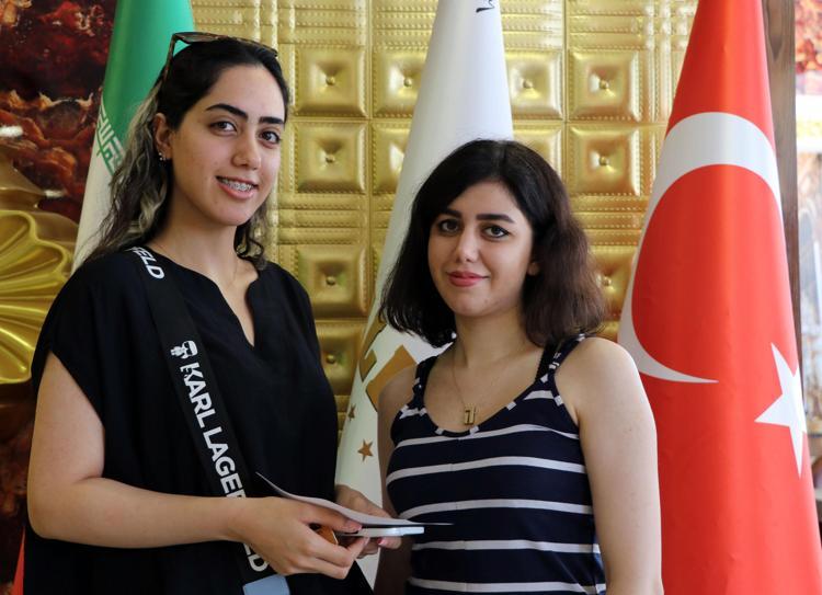 AÇILAN KURSLAR SAYESİNDE FARSÇA ÖĞRENDİM