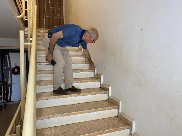 DEPREM OLUYORMUŞ GİBİ HİSSEDİYORUZ