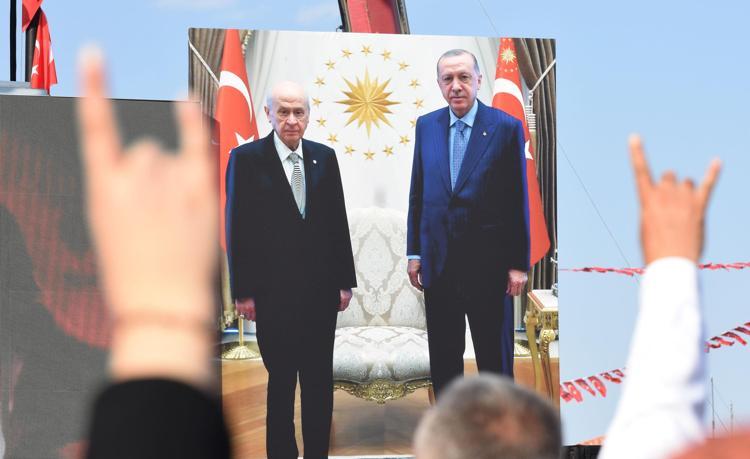 ​TÜRKİYENİN YARINLARI AYDINLIKTIR