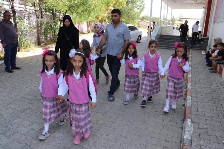 BEŞİZLER BİZİ DE MUTLU ETTİ