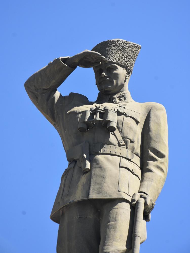 ÖLSEK NE GAM, İZMİRE İLK ULAŞAN BİZ OLMUŞTUK YA