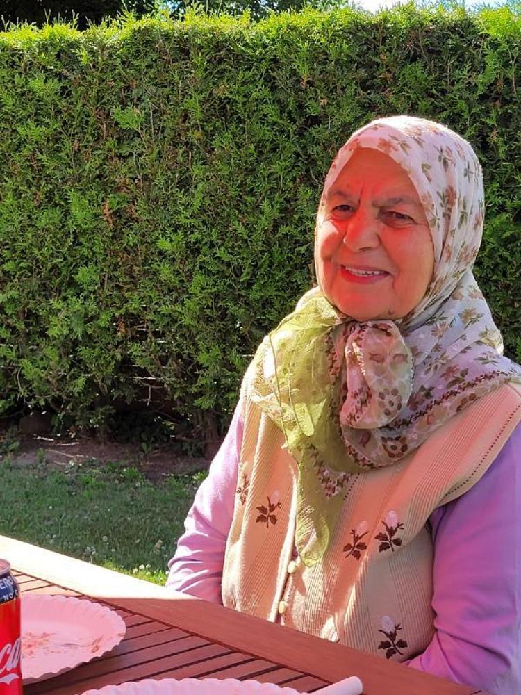 KÖPEKLERE BAKMAMALARI İSTENDİ