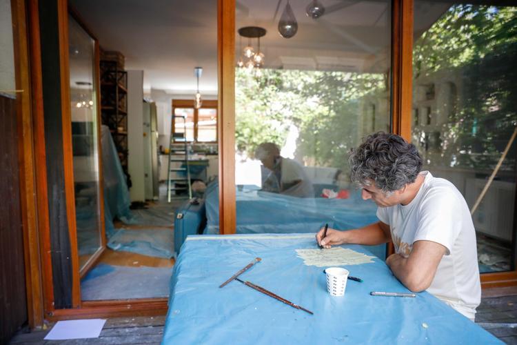 DİZİ REPLİĞİNDEN ETKİLENDİ BADANACILIĞA BAŞLADI