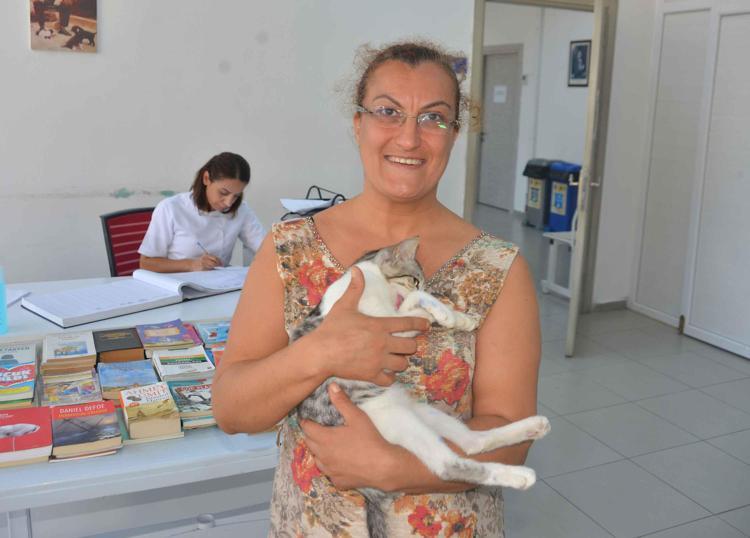KİTAP VE HAYVAN SEVGİSİ BULUŞTU