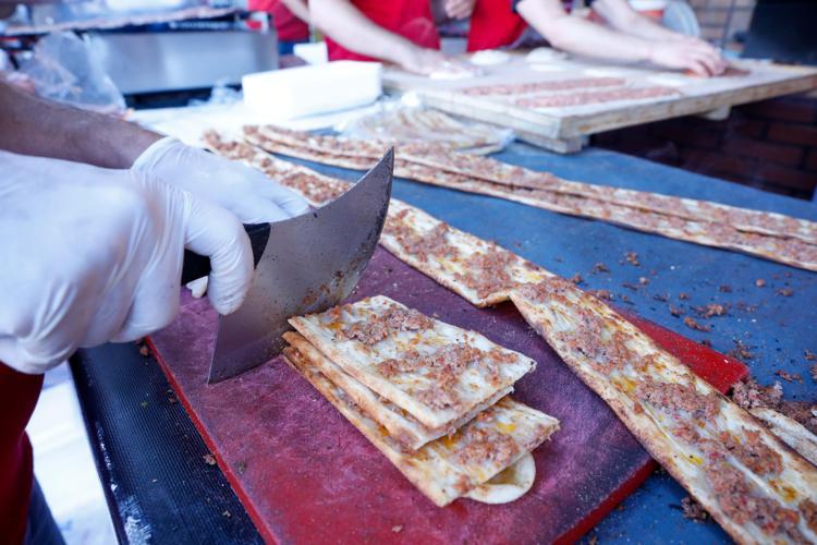 ETLİ EKMEK KONYADA DOĞDU AMA SİVASIN OLDU