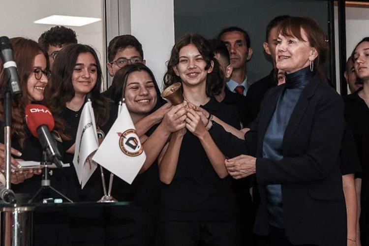 ÖĞRENCİLERİN İLK DERS HEYECANI