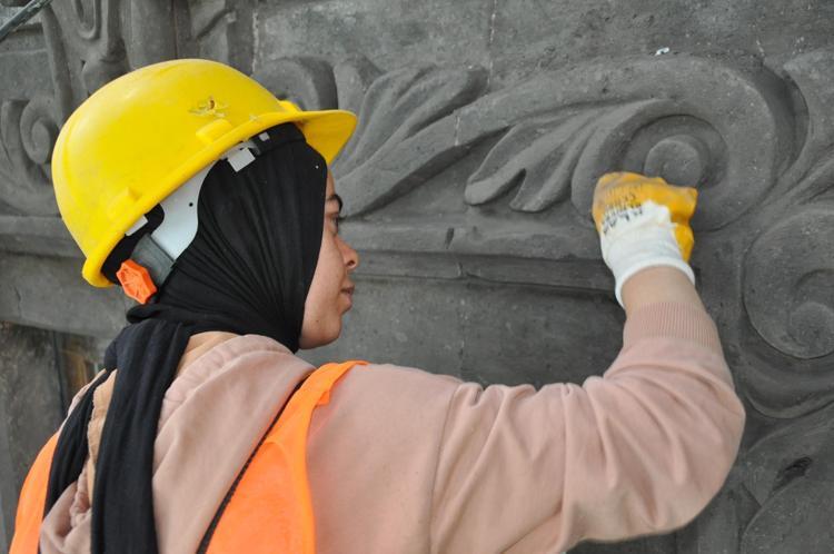 TARİHİ DOKULARA KADIN ELİ DEĞMESİ GURUR VERİCİ