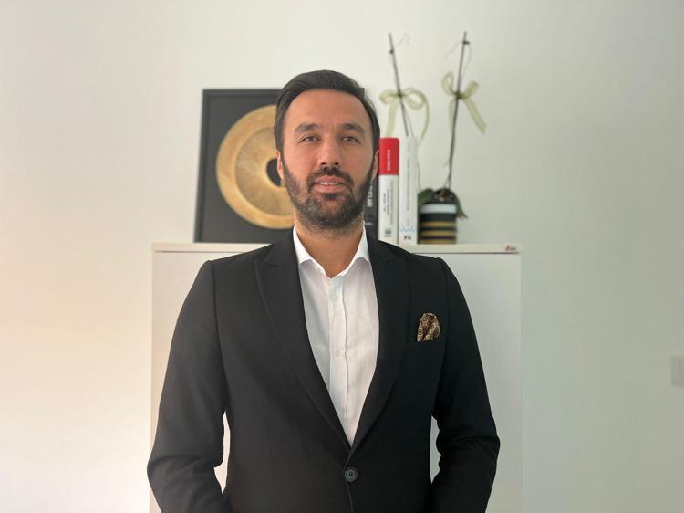 İŞ YERLERİ AÇIKÇA SU İŞLEMEKTEDİR