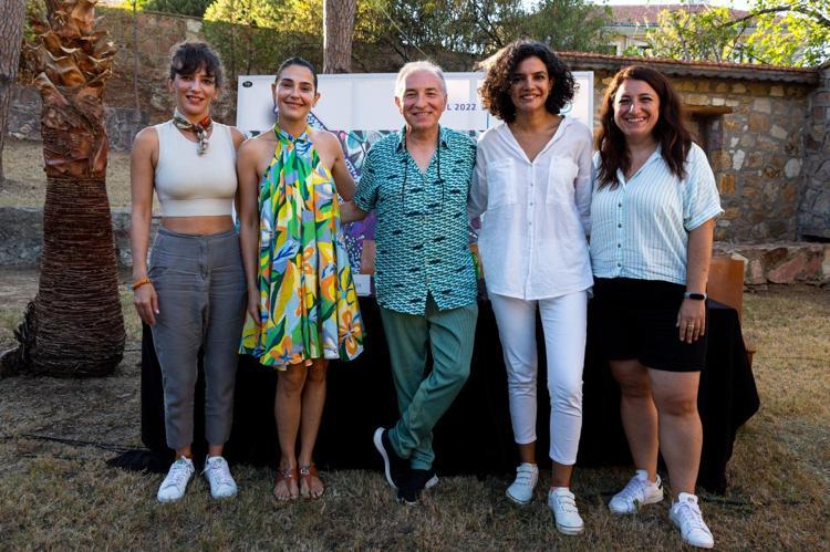 ÇOCUKLAR İÇİN SİNEMA