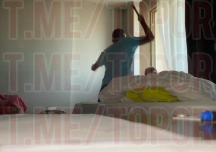 YASTIĞIN ALTINA SAKLAMIŞ