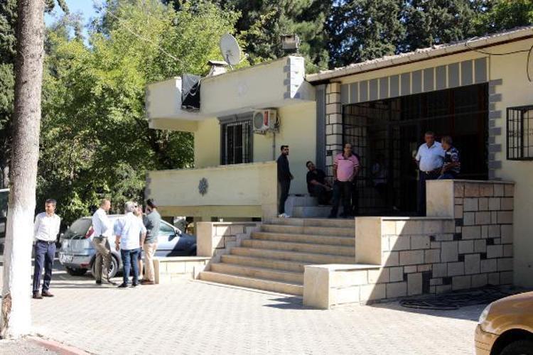 VÜCUDUNDA SİGARA SÖNDÜRÜP, BOYNUNU KIRMIŞLAR