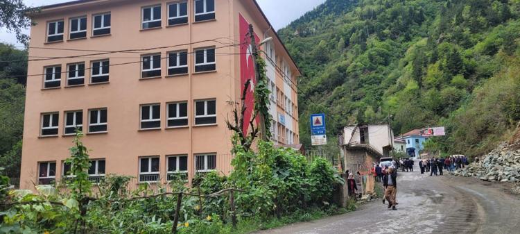 MAHALLEDE YENİ OKUL İÇİN ARAYIŞ