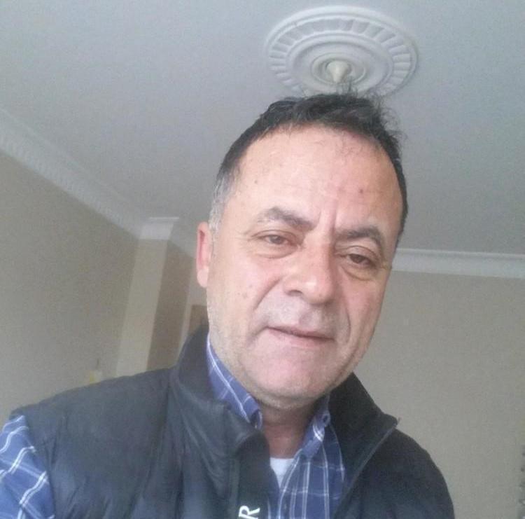 ANNEME KÜFRETTİ, ELİNİ BELİNE GÖTÜRÜNCE SİLAHI VAR SANDIM