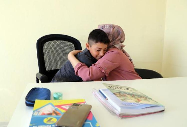 BİRBİRİMİZE SARILDIK, HASRET GİDERDİK